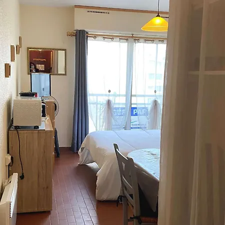 équipé 2* - Proche Thermes Et Commodités, Exposition Sud - Fr-1-553-80 *